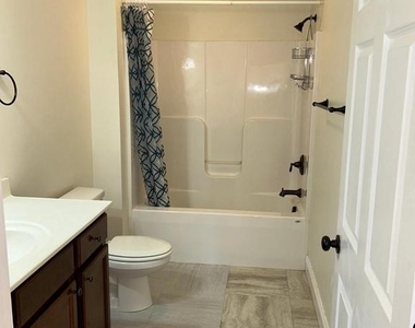 302 N Cameron Street - Photo Thumbnail 8