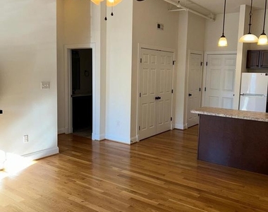 302 N Cameron Street - Photo Thumbnail 3