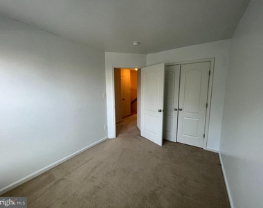 803 Carnaby Street - Photo Thumbnail 24