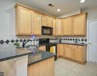 7166 Little Thames Drive - Photo Thumbnail 9