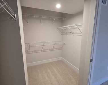 10604 Sheffield Glen Lane - Photo Thumbnail 8