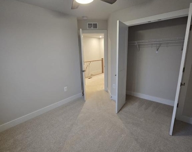 10604 Sheffield Glen Lane - Photo Thumbnail 16