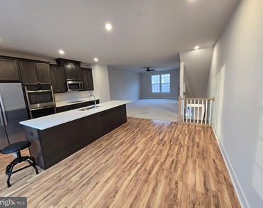 10604 Sheffield Glen Lane - Photo Thumbnail 2