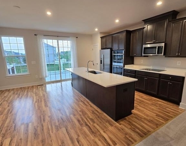 10604 Sheffield Glen Lane - Photo Thumbnail 1