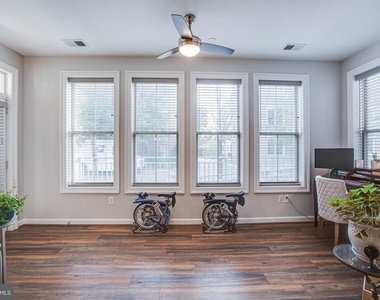 500 Belmont Bay Drive - Photo Thumbnail 11