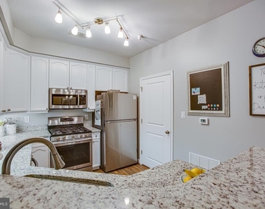 500 Belmont Bay Drive - Photo Thumbnail 16