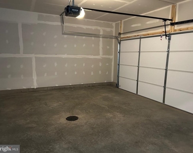 224 Caterpillar Drive - Photo Thumbnail 15