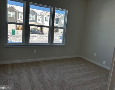 224 Caterpillar Drive - Photo Thumbnail 14