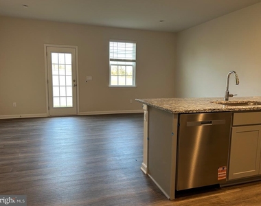 224 Caterpillar Drive - Photo Thumbnail 20