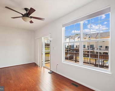 9003 Belo Gate Drive - Photo Thumbnail 3