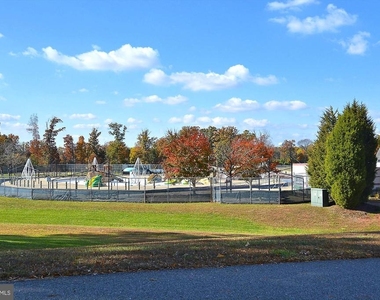 9003 Belo Gate Drive - Photo Thumbnail 33