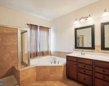 9003 Belo Gate Drive - Photo Thumbnail 13