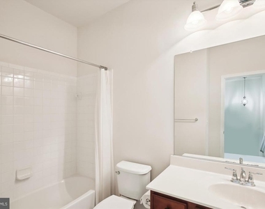 9003 Belo Gate Drive - Photo Thumbnail 15