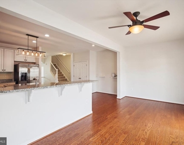 9003 Belo Gate Drive - Photo Thumbnail 2