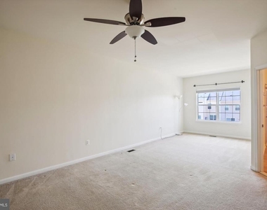 9003 Belo Gate Drive - Photo Thumbnail 11