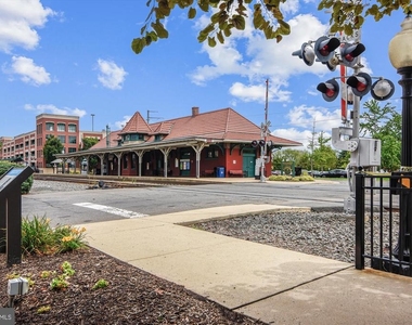 9003 Belo Gate Drive - Photo Thumbnail 27