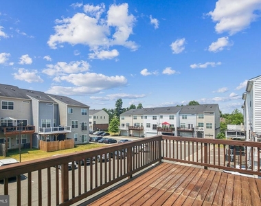9003 Belo Gate Drive - Photo Thumbnail 6