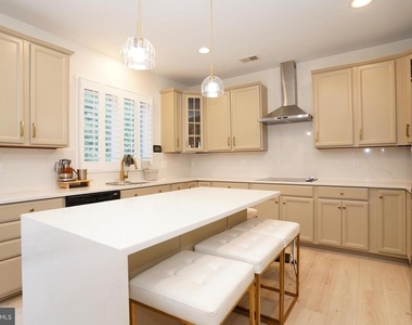20779 Crescent Pointe Place - Photo Thumbnail 15