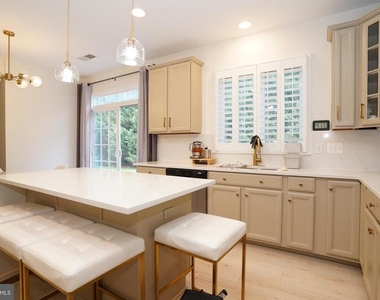 20779 Crescent Pointe Place - Photo Thumbnail 16
