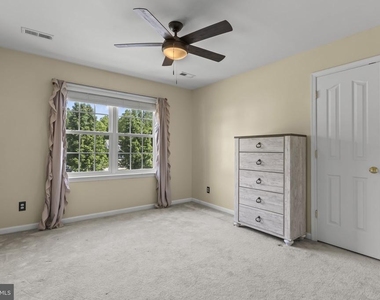 9533 Barbaras Way - Photo Thumbnail 24