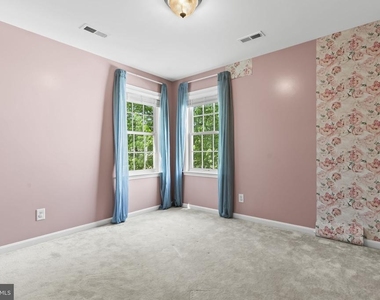 9533 Barbaras Way - Photo Thumbnail 18