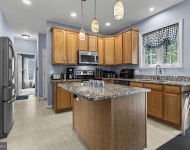9533 Barbaras Way - Photo Thumbnail 9