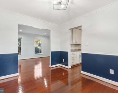 2621 John Milton Drive - Photo Thumbnail 8