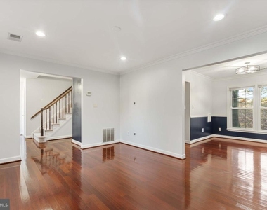 2621 John Milton Drive - Photo Thumbnail 6