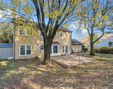 2621 John Milton Drive - Photo Thumbnail 35