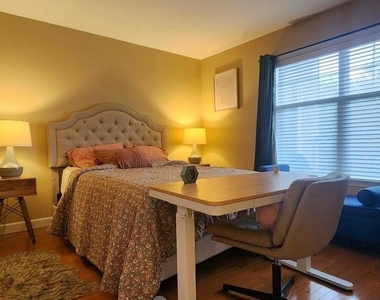 5563 Seminary Road - Photo Thumbnail 4