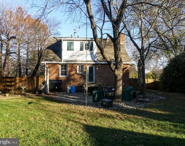 903 Crestview Drive - Photo Thumbnail 19