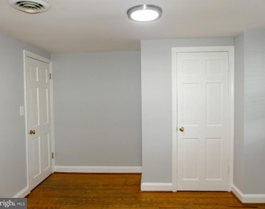 903 Crestview Drive - Photo Thumbnail 10