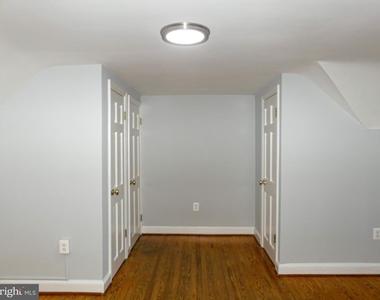 903 Crestview Drive - Photo Thumbnail 8