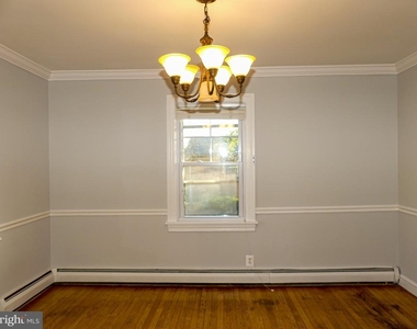 903 Crestview Drive - Photo Thumbnail 4