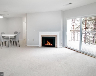 2204 Westcourt Lane - Photo Thumbnail 8
