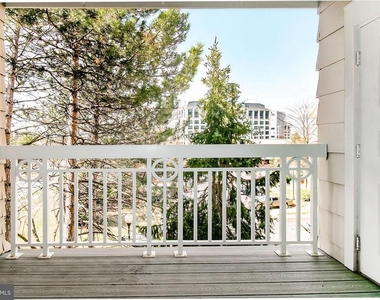2204 Westcourt Lane - Photo Thumbnail 17