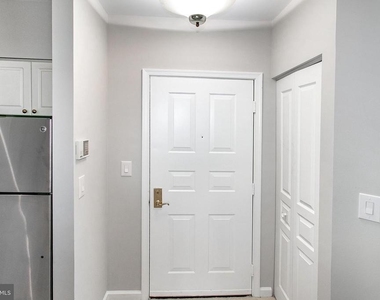 2204 Westcourt Lane - Photo Thumbnail 7