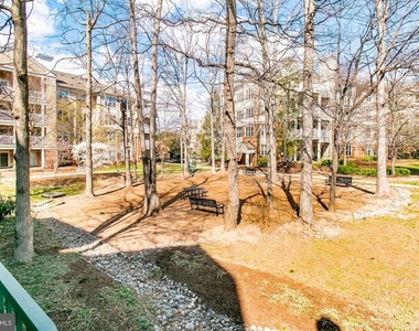 2204 Westcourt Lane - Photo Thumbnail 25