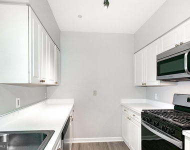2204 Westcourt Lane - Photo Thumbnail 12