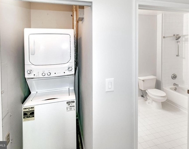 2204 Westcourt Lane - Photo Thumbnail 24