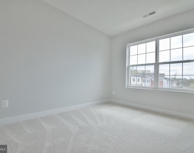 8276 Safarian Way - Photo Thumbnail 20