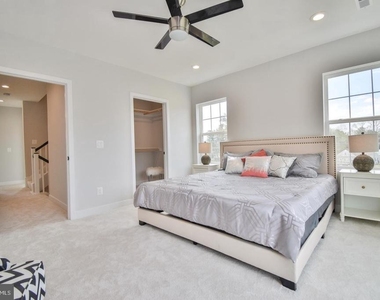 8276 Safarian Way - Photo Thumbnail 15