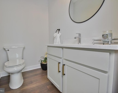 8276 Safarian Way - Photo Thumbnail 24