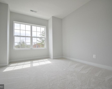 8276 Safarian Way - Photo Thumbnail 21