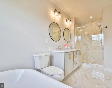 8276 Safarian Way - Photo Thumbnail 18