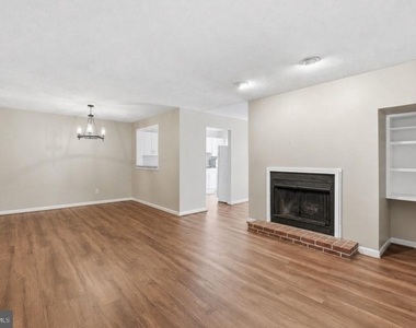 10118 Oakton Terrace Road - Photo Thumbnail 13