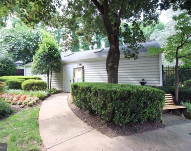 10118 Oakton Terrace Road - Photo Thumbnail 24