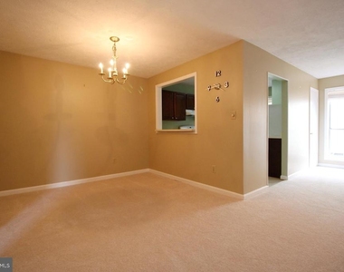 10118 Oakton Terrace Road - Photo Thumbnail 8