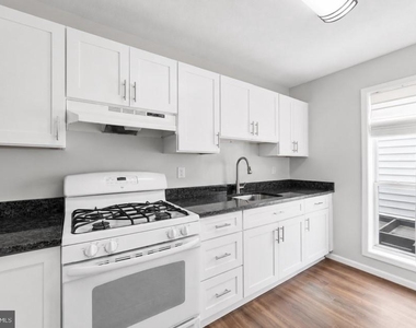 10118 Oakton Terrace Road - Photo Thumbnail 18