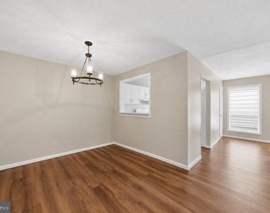 10118 Oakton Terrace Road - Photo Thumbnail 14